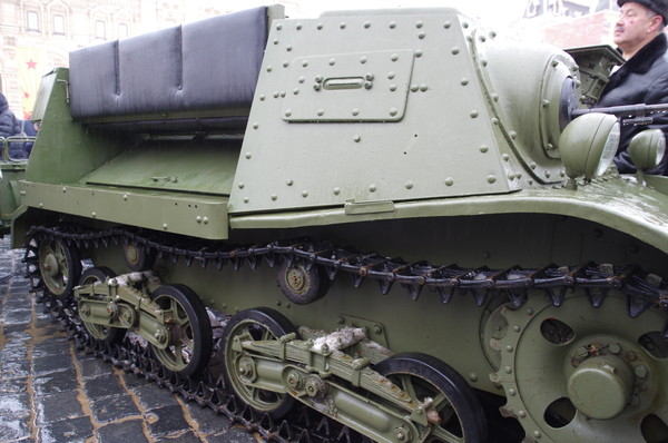 Лёгкий гусеничный бронированный артиллерийский тягач Т-20 «Комсомолец»