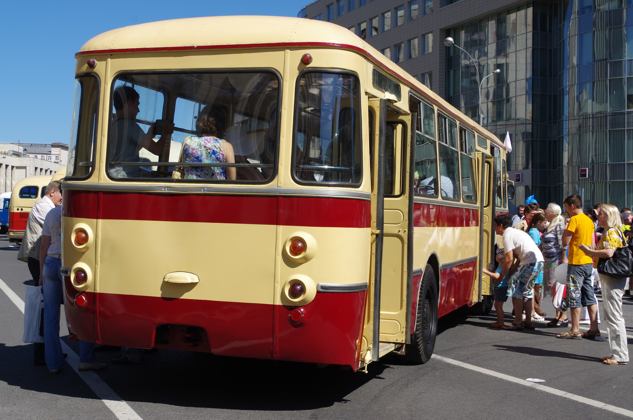 Старые автобусы. ЛИАЗ 677. ЛИАЗ-677 автобус. ЛИАЗ 677 СССР. ЛИАЗ 677 новый.