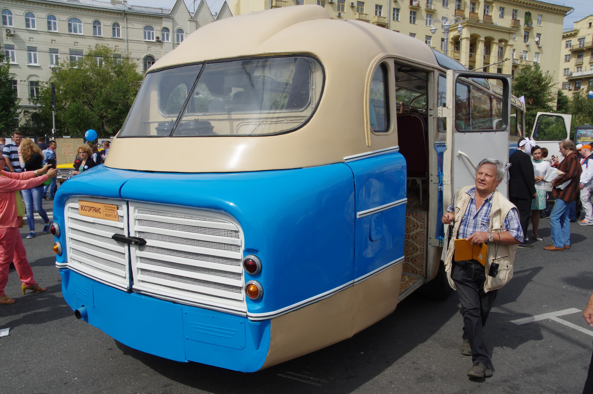Междугородный автобус Ikarus 55