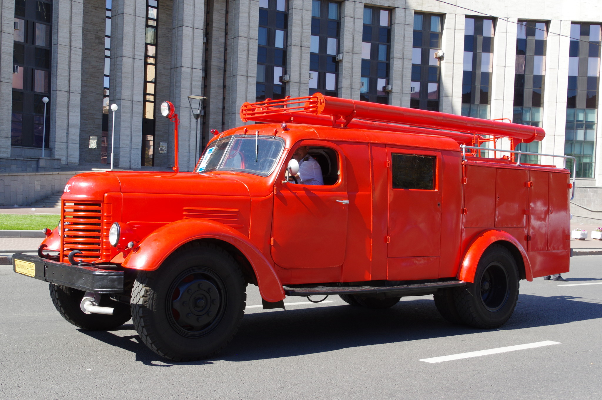 Пожарная автоцистерна ПМЗ-9М