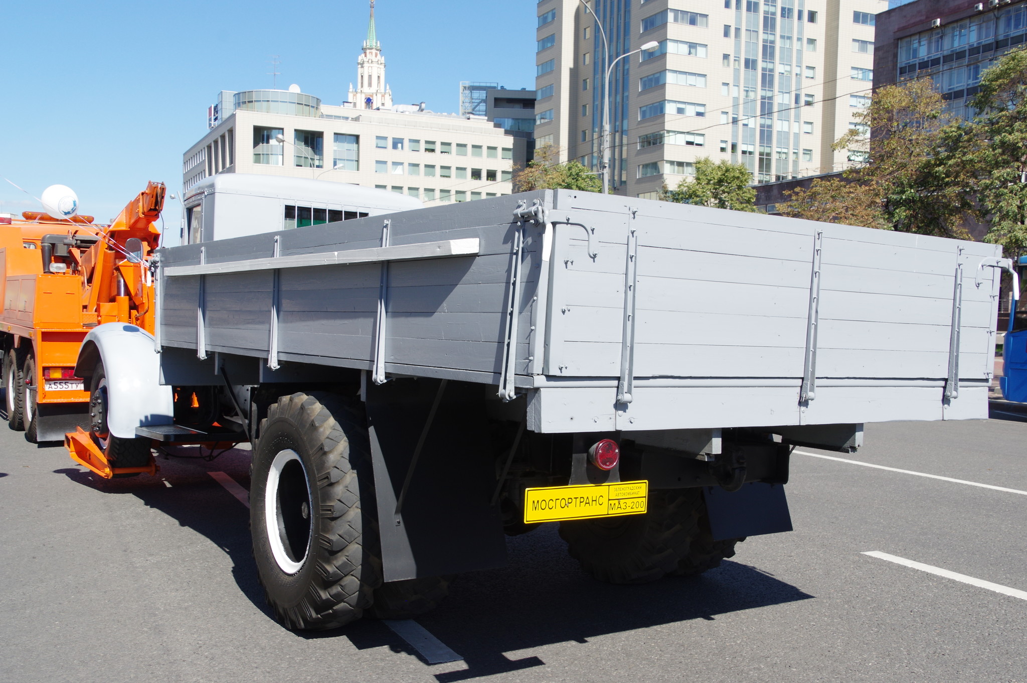 Грузовой автомобиль МАЗ-200