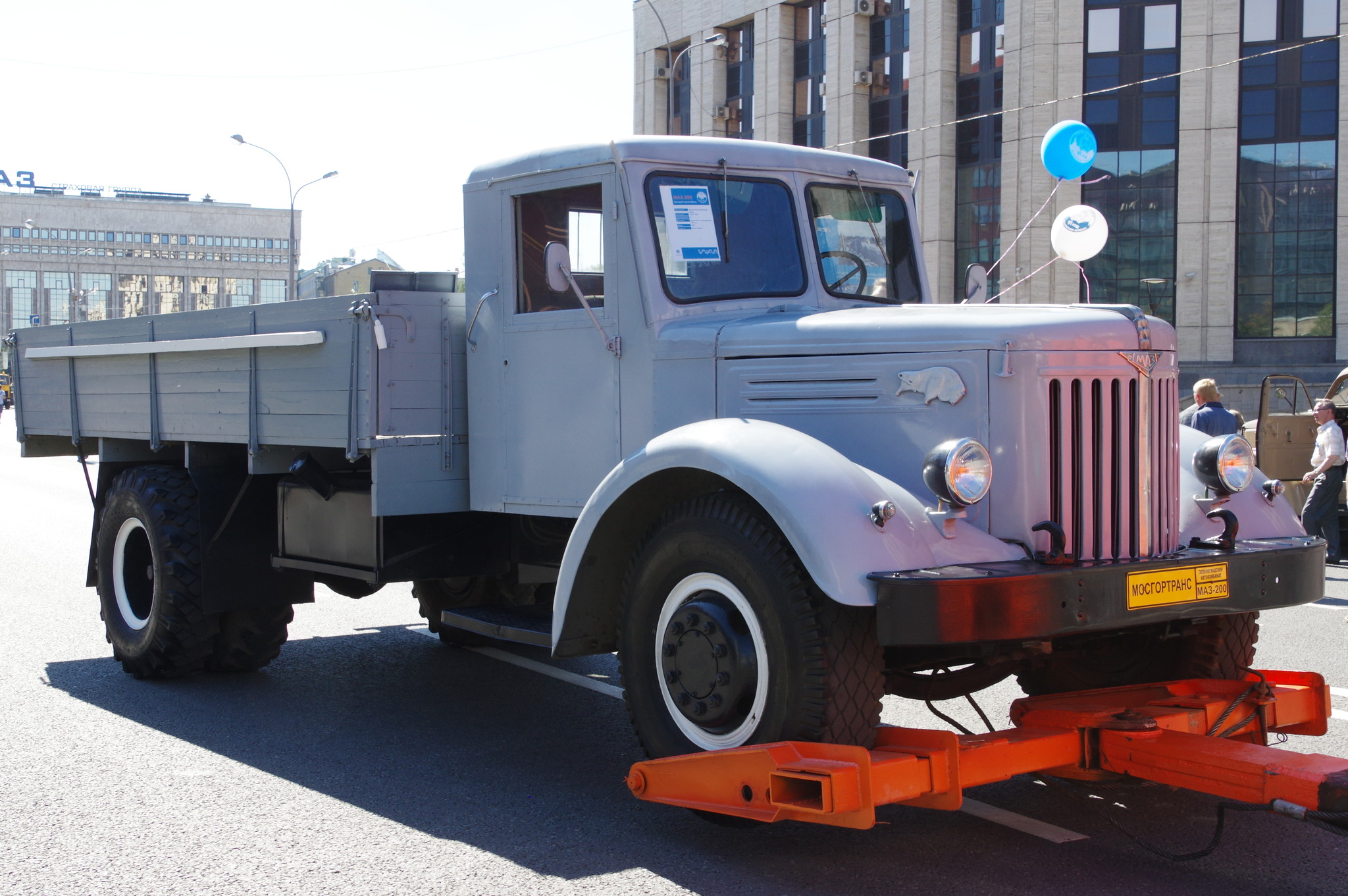 Грузовой автомобиль МАЗ-200