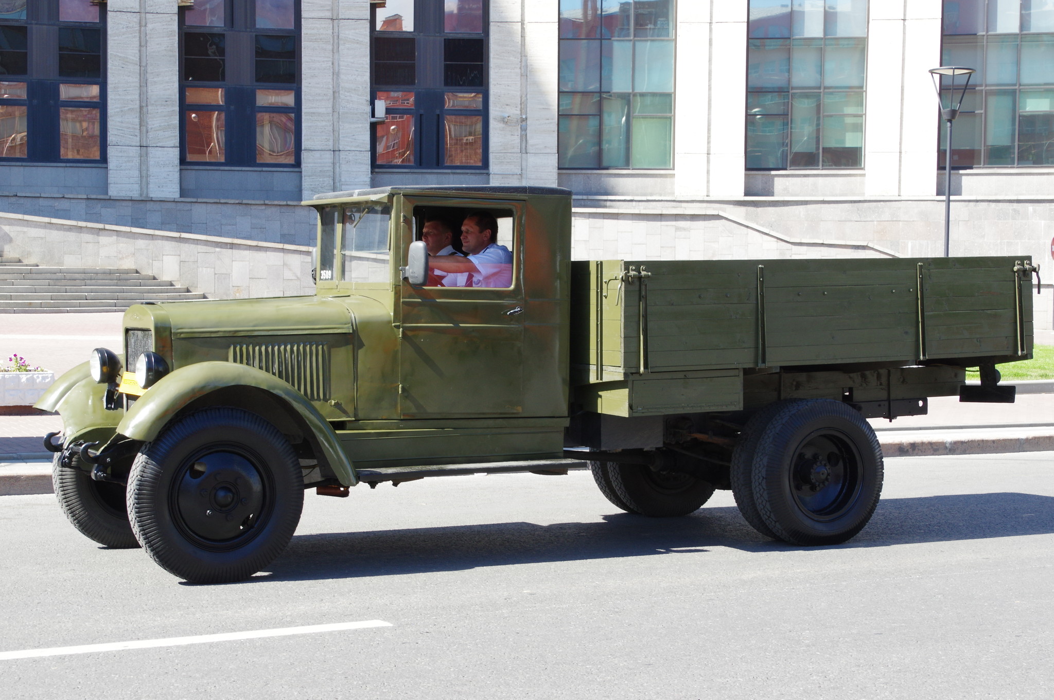 Грузовой автомобиль ЗИС-5