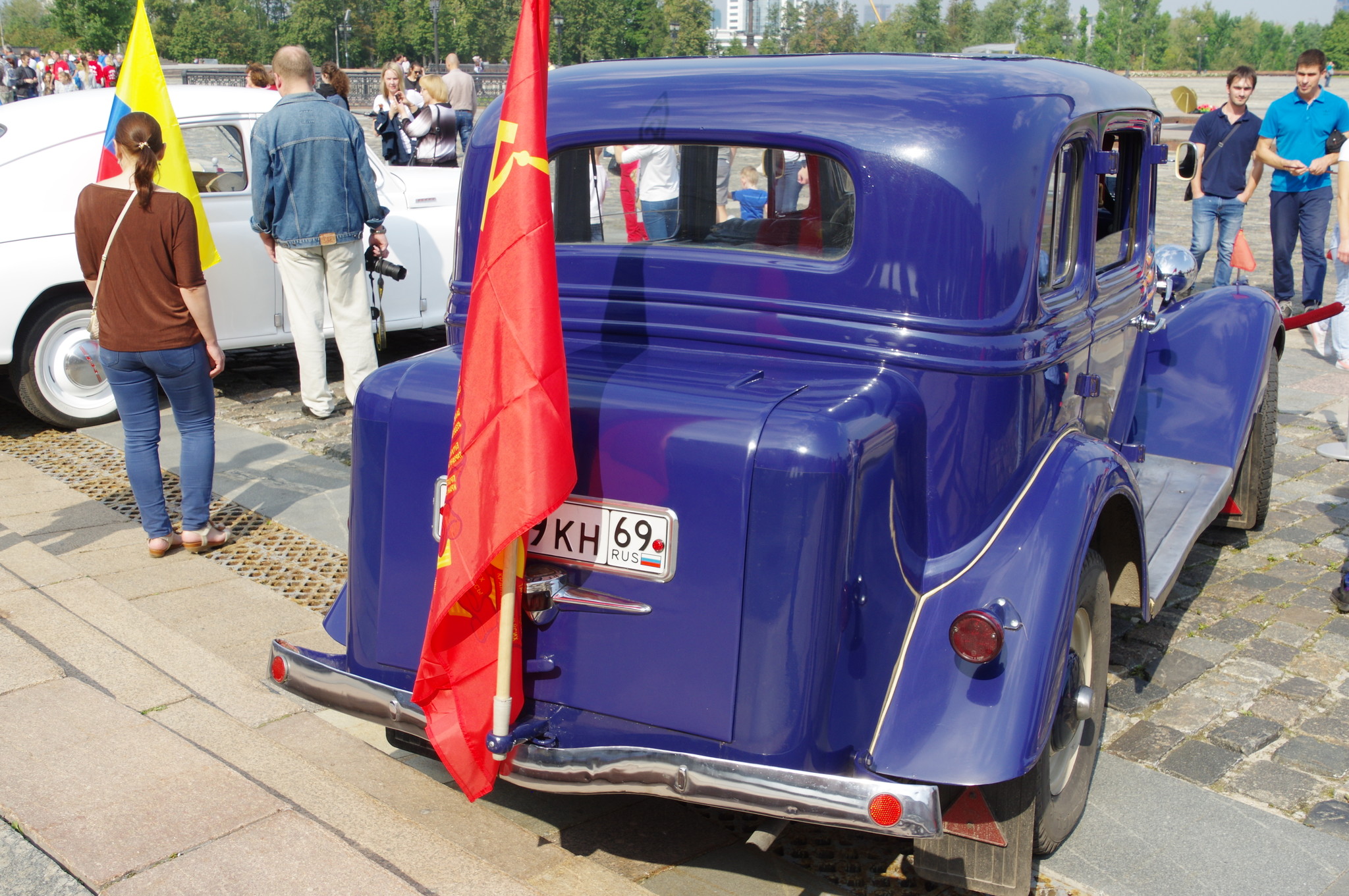 Легковой автомобиль ГАЗ-М-1