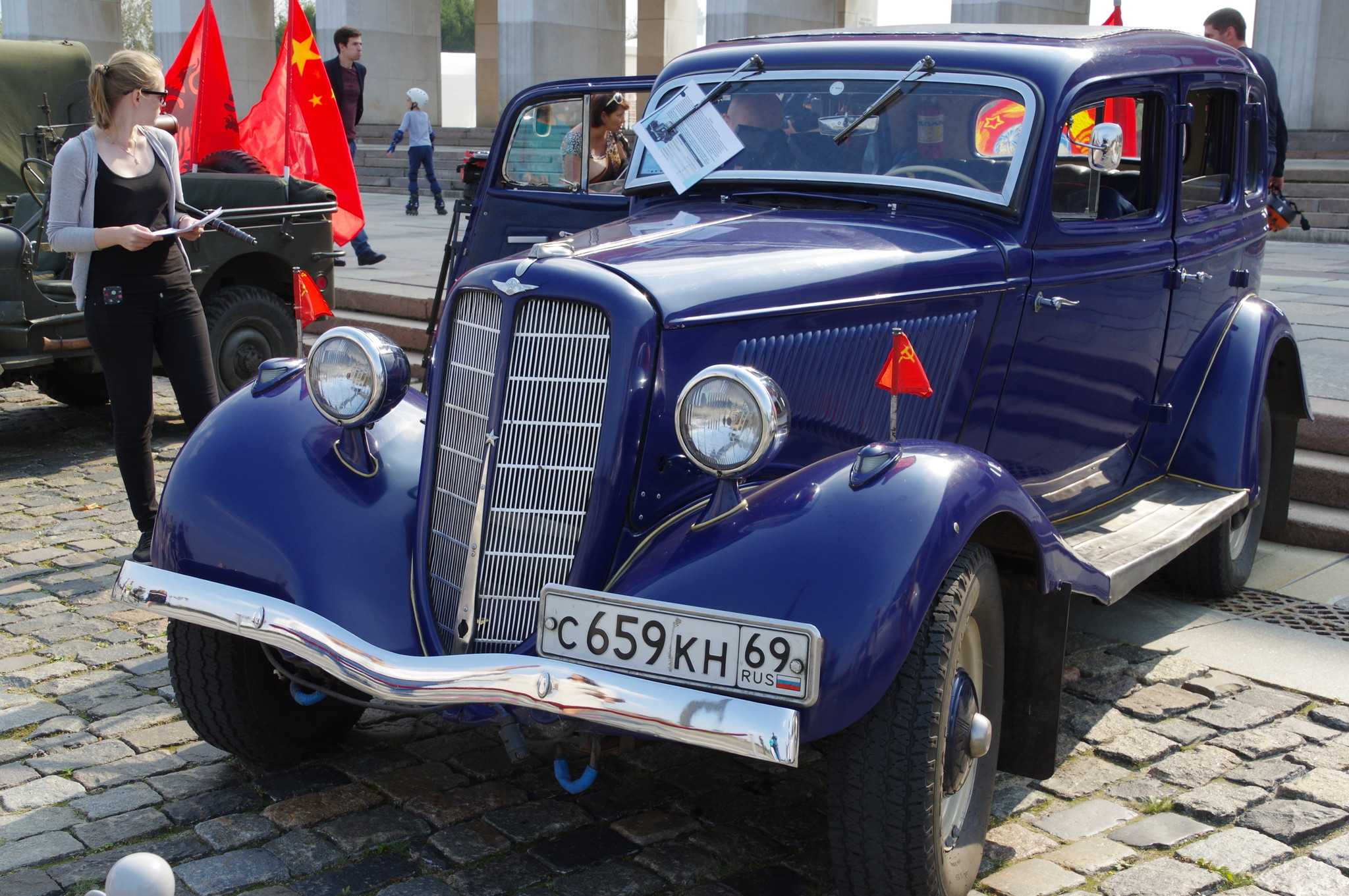 Легковой автомобиль ГАЗ М-1