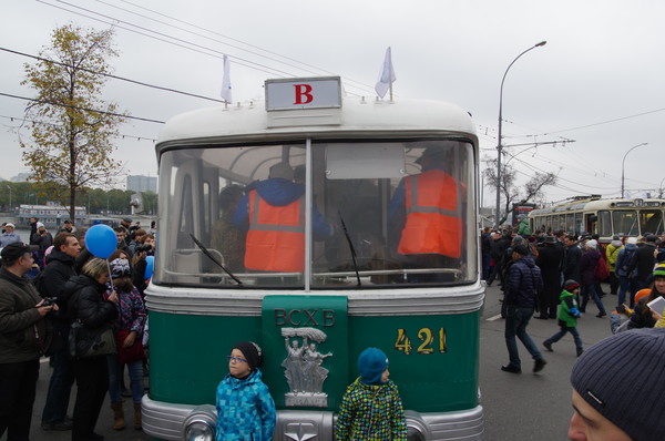 Троллейбус маршрута «Б». СВАРЗ ТБЭС-ВСХВ (1957 года выпуска, производился в Москве)