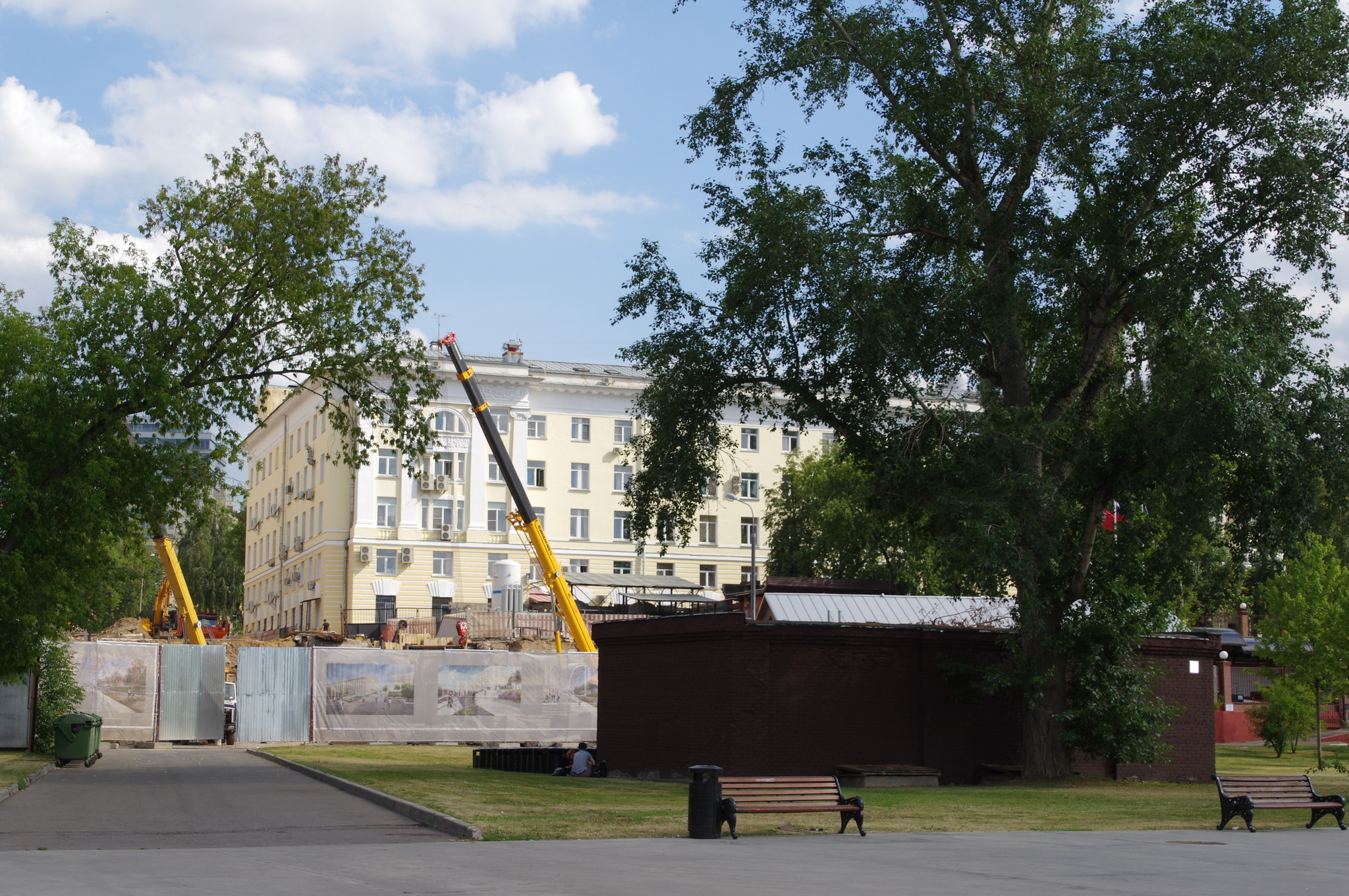 Строительство дополнительного входа в Центральный парк культуры и отдыха имени М. Горького