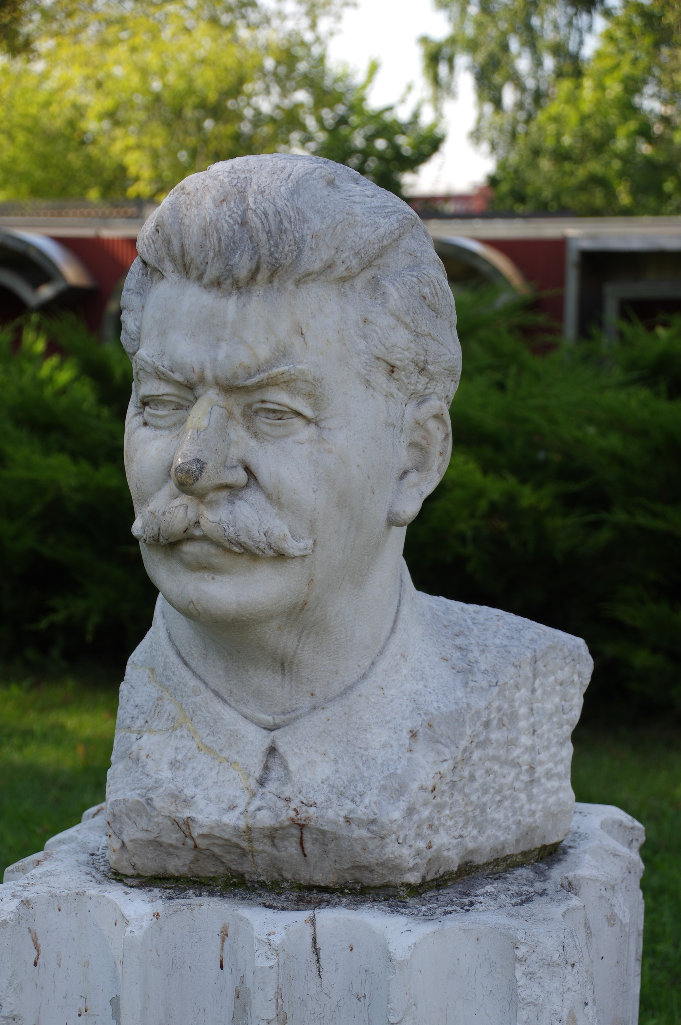 Портрет Сталина И.В. Виленский З.М. 1947 г. Мрамор. Парк искусств «Музеон»