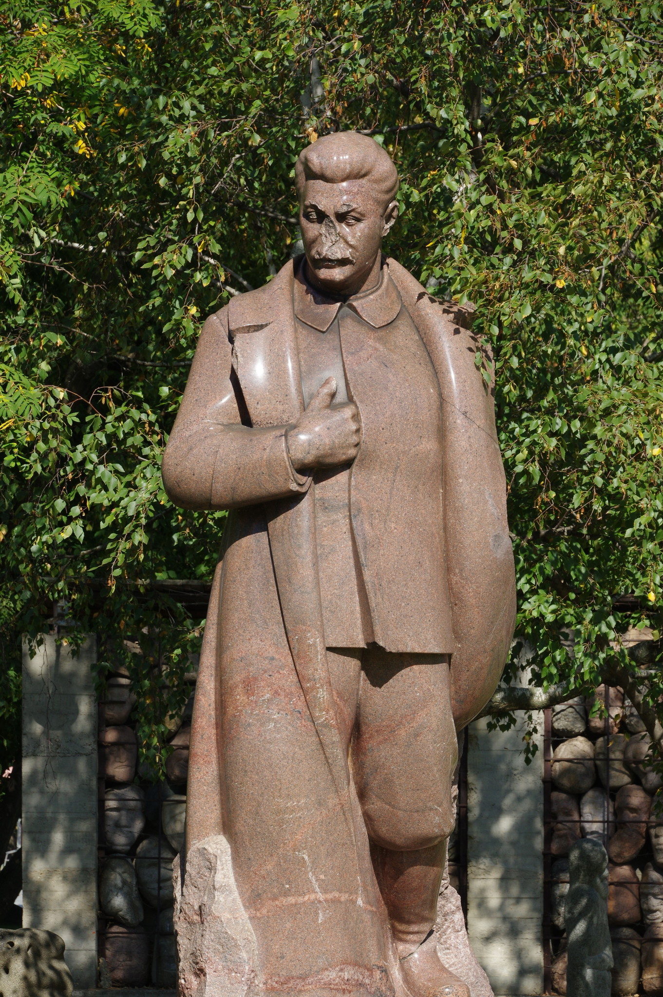 Иосиф Виссарионович Сталин (Джугашвили). 1938 г. Гранит. Меркуров С.Д. Парк искусств «Музеон»