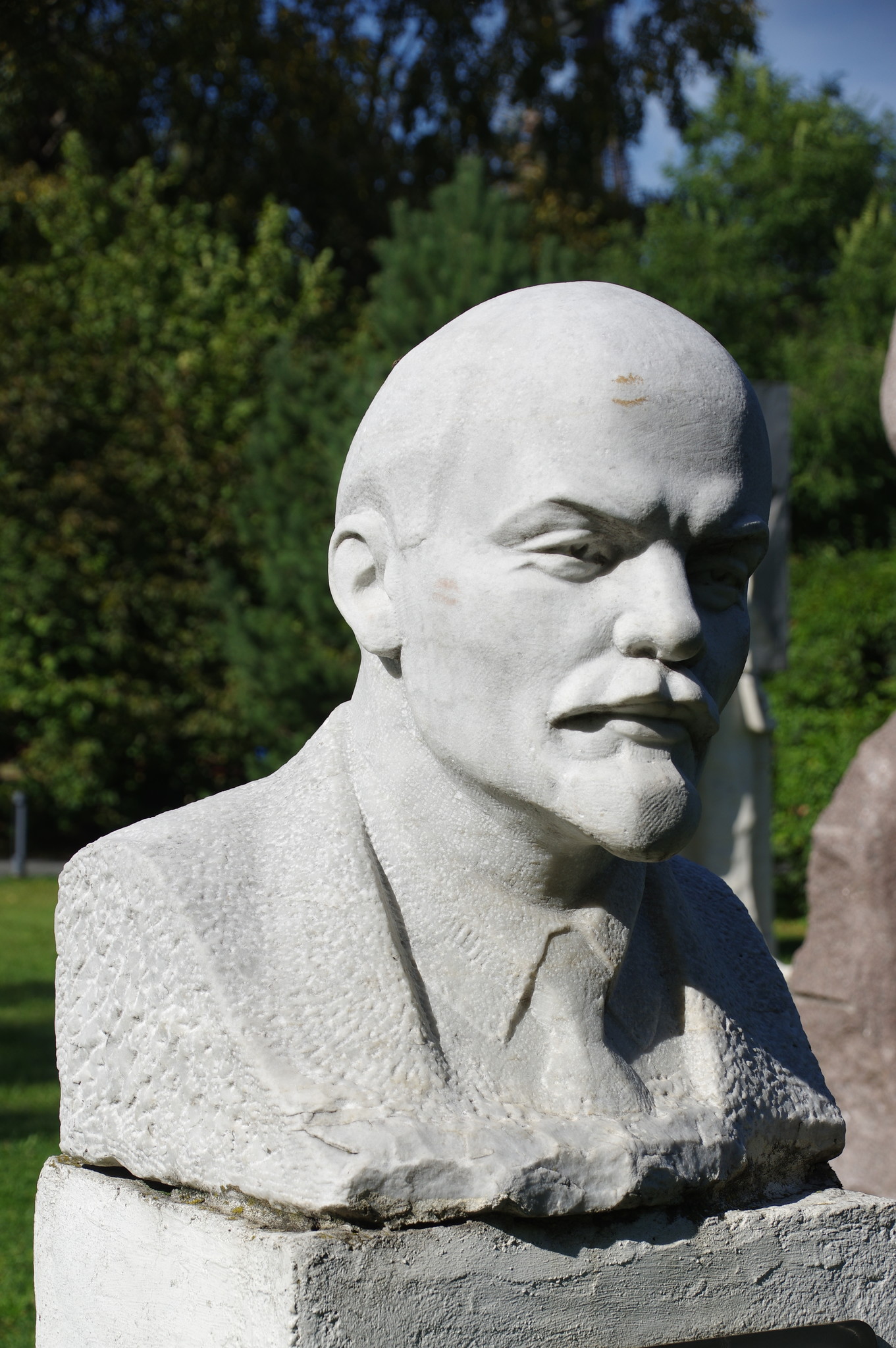 Портрет В.И. Ленина. Бичуков А.А. 1981 г. Мрамор. Парк искусств «Музеон»