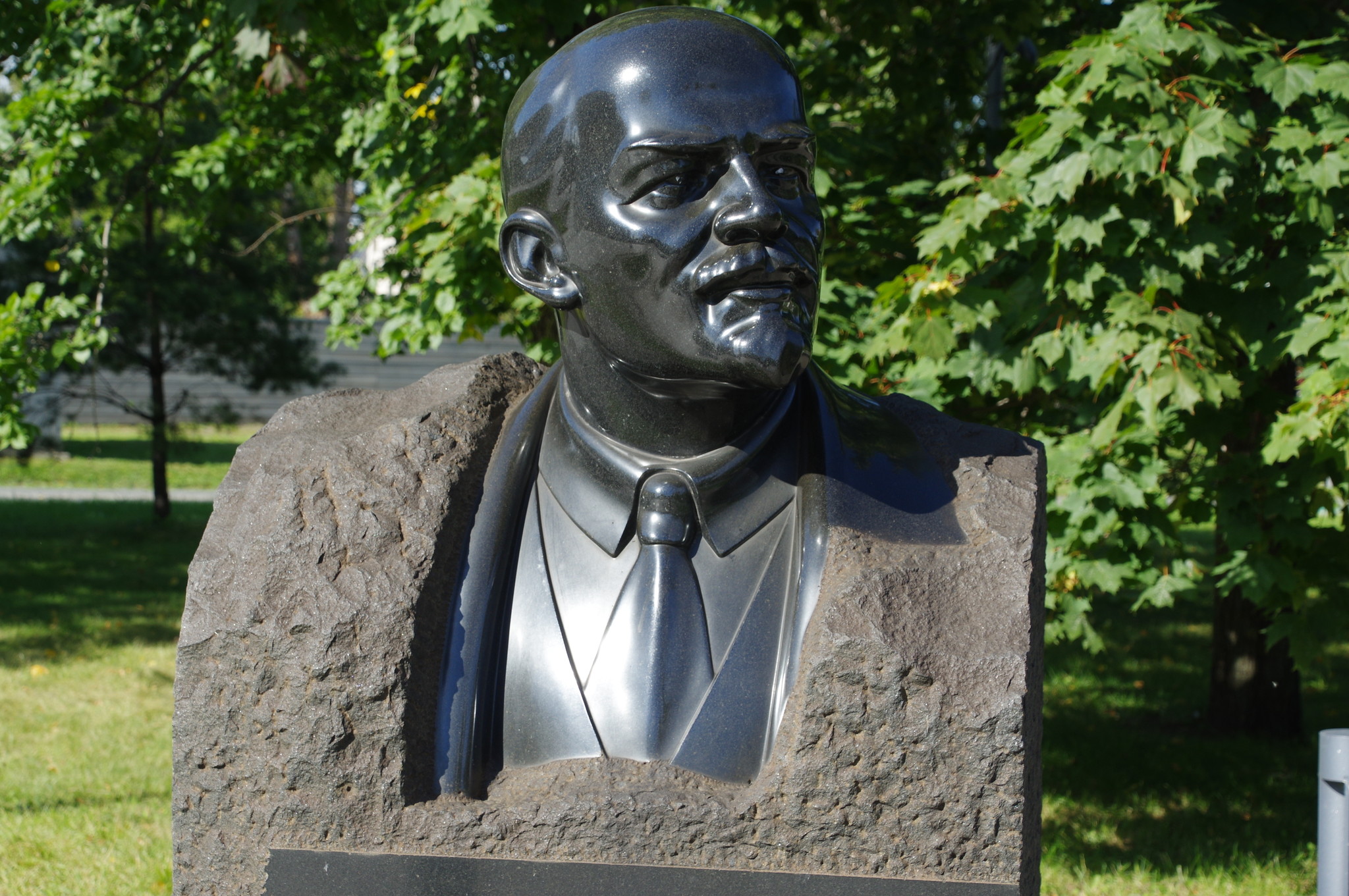 В.И. Ленин. 1939 г. Гранит. Меркуров С.Д. Парк искусств «Музеон»