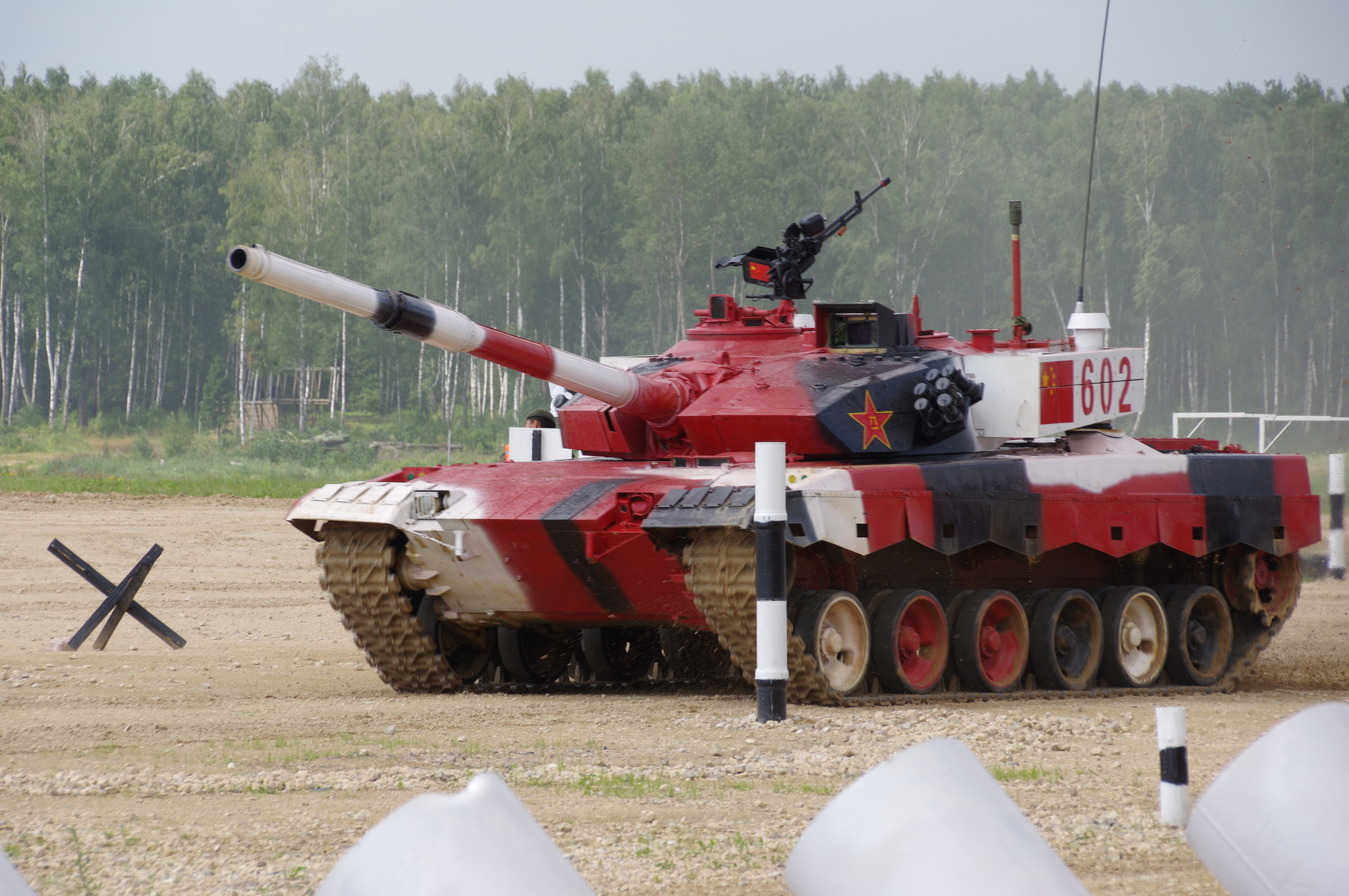 В заезде участвует экипаж из Китая на боевом танке Type 96B