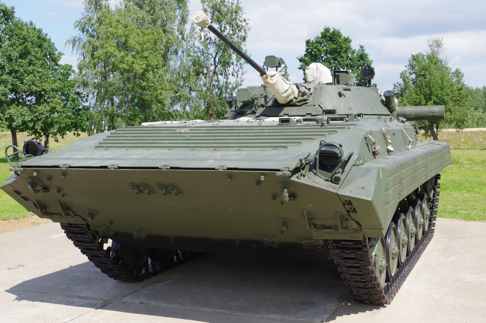 Боевая машина пехоты БМП-2