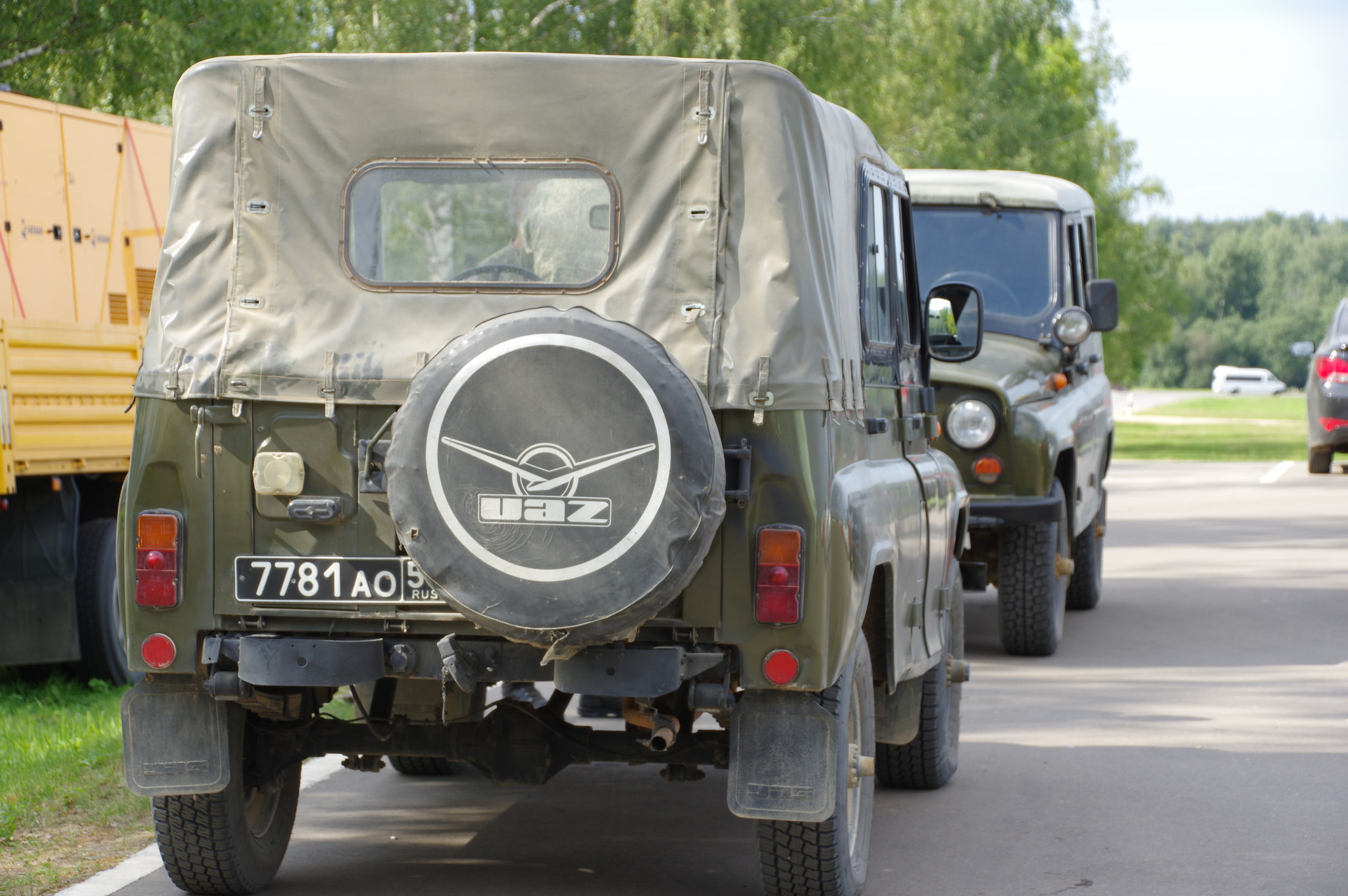 Автомобили УАЗ-469