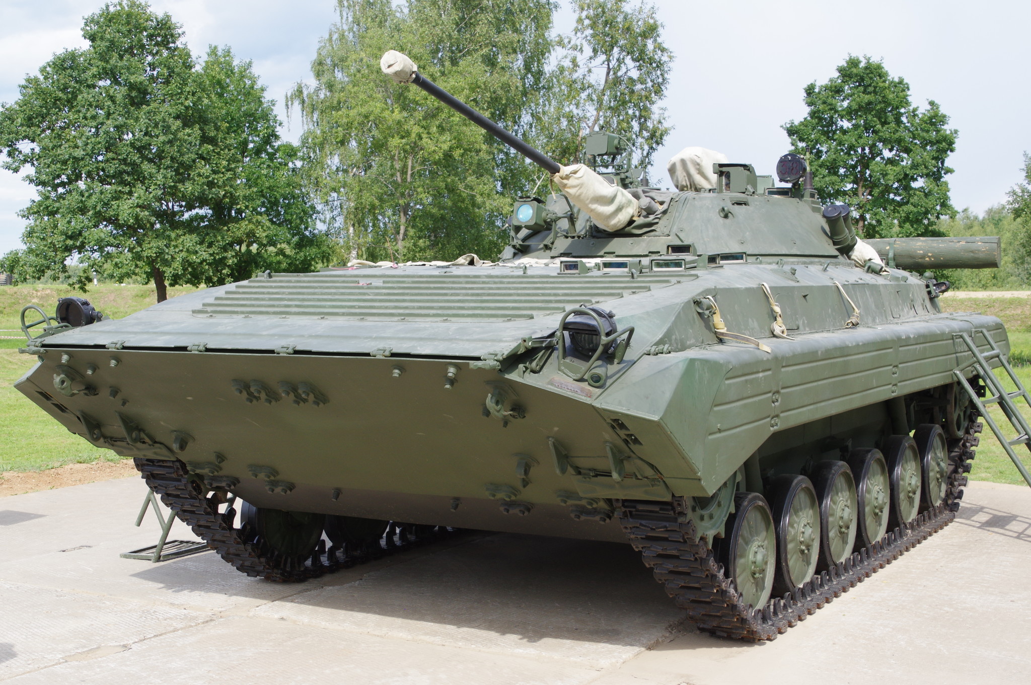 Боевая машина пехоты БМП-2