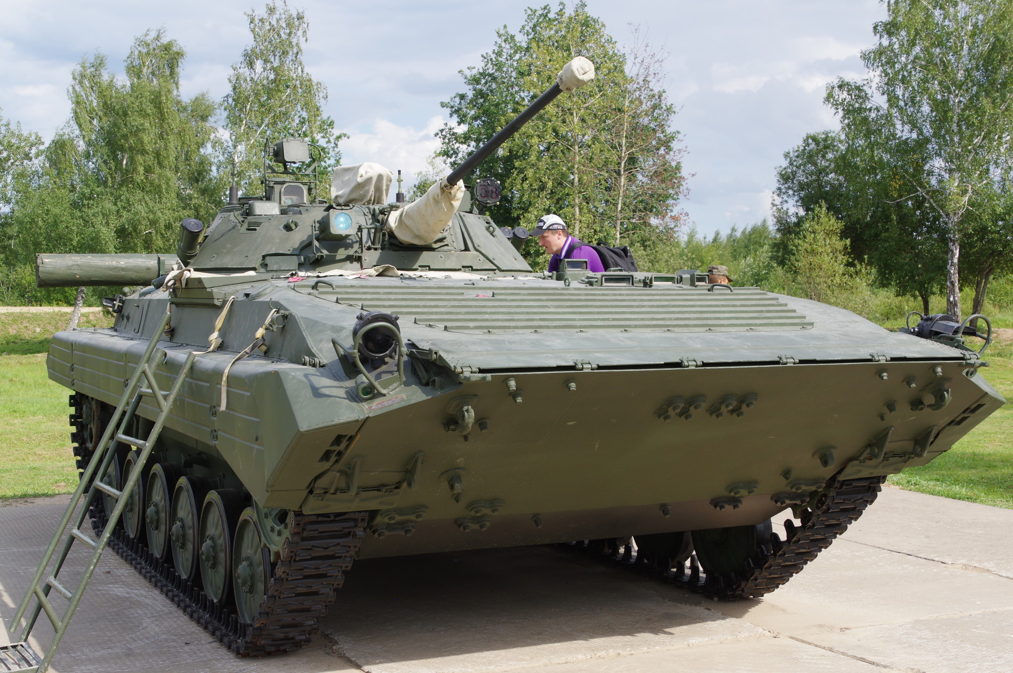 Боевая машина пехоты БМП-2