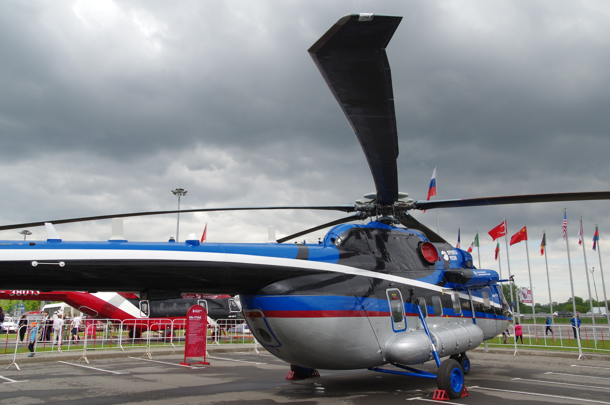 Средний многоцелевой вертолёт Ми-171А2