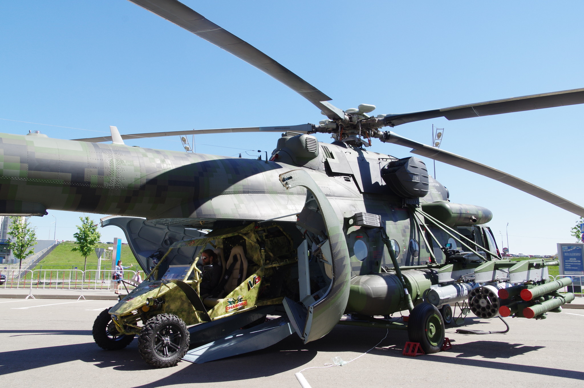 Вертолёт специального назначения Ми-8АМТШ-ВН с усиленным вооружением