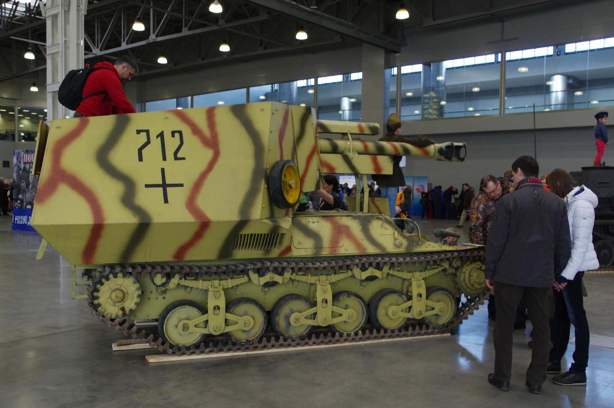 САУ 10,5 cm LeFH 18-4 auf Geschutzwagen Lr.S. (f) Alkett (Германия) на выставке «Моторы войны»
