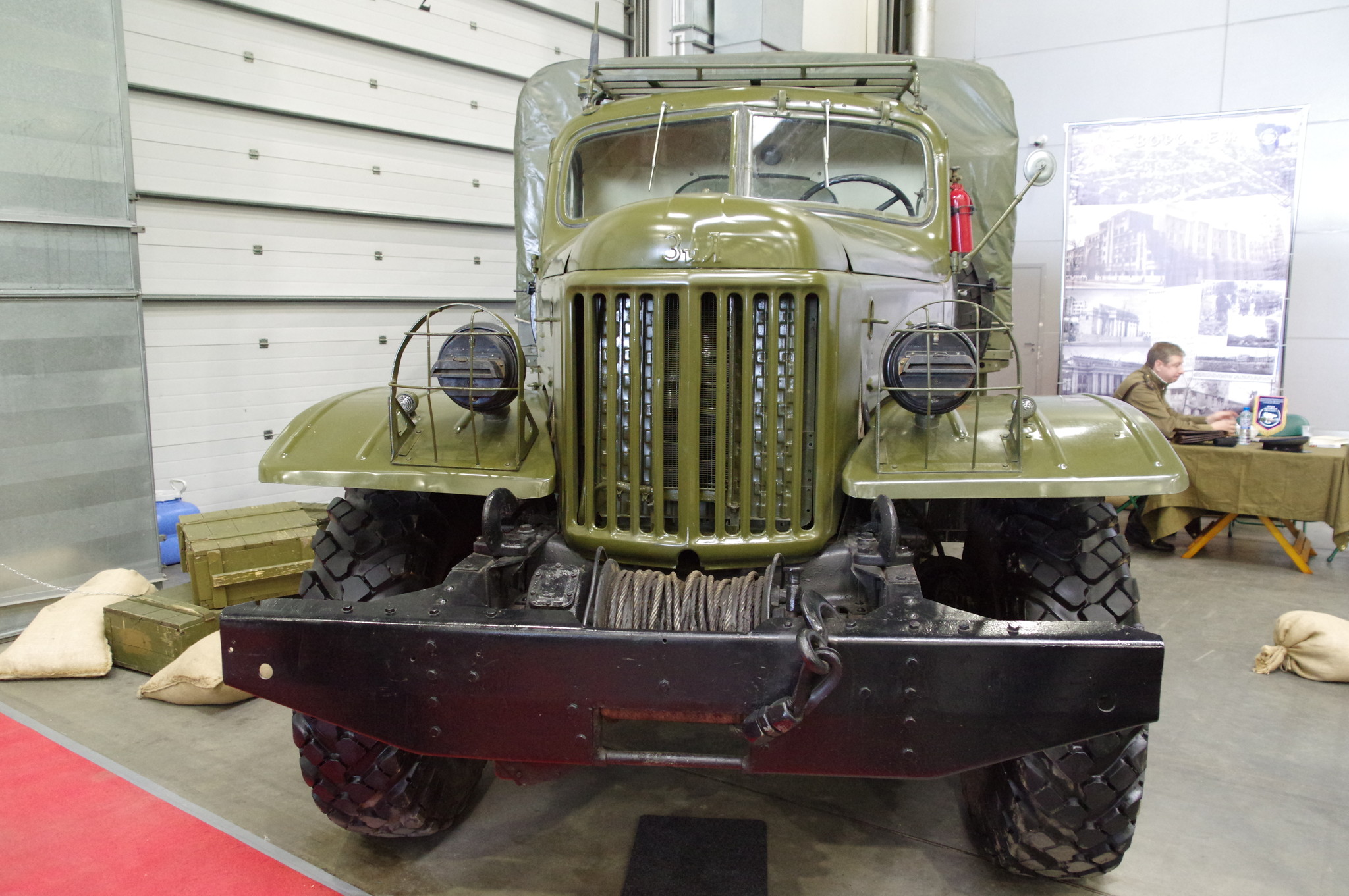 Автомобиль ЗИЛ-157