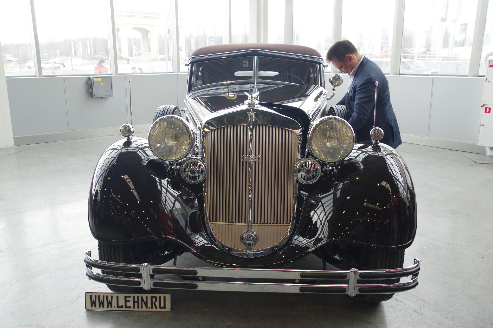 Автомобиль Horch 853 Cabriolet 1936 года