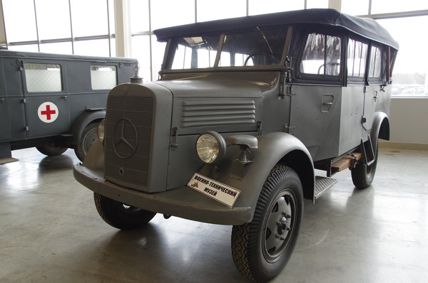 Тяжёлый легковой автомобиль Mercedes Benz L1500A