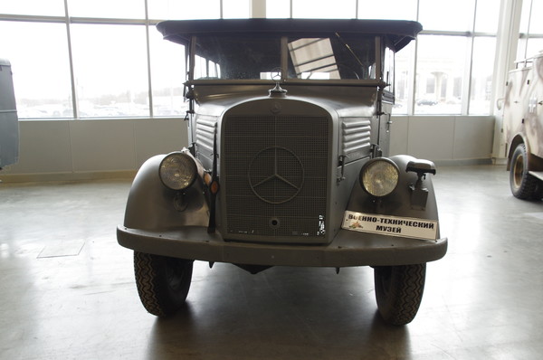 Тяжёлый легковой автомобиль Mercedes Benz L1500A