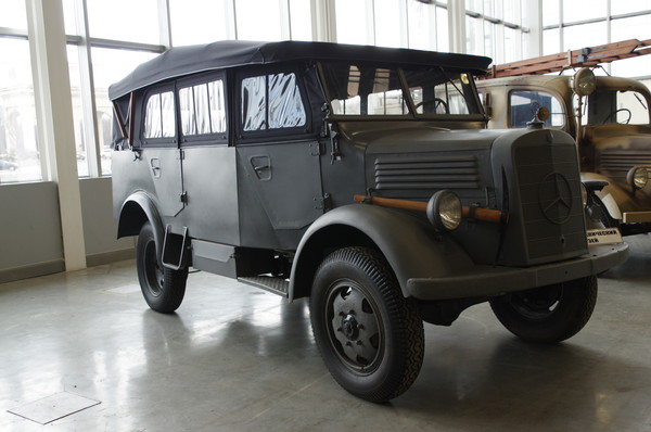 Тяжёлый легковой автомобиль Mercedes Benz L1500A