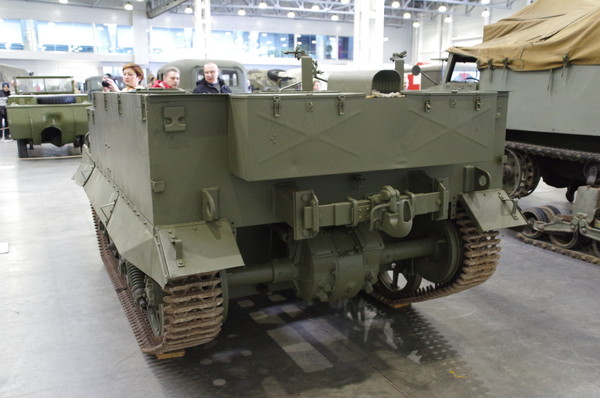 Universal Carrier (в переводе с англ. «Универсальный транспортёр») — британский лёгкий многоцелевой бронетранспортёр