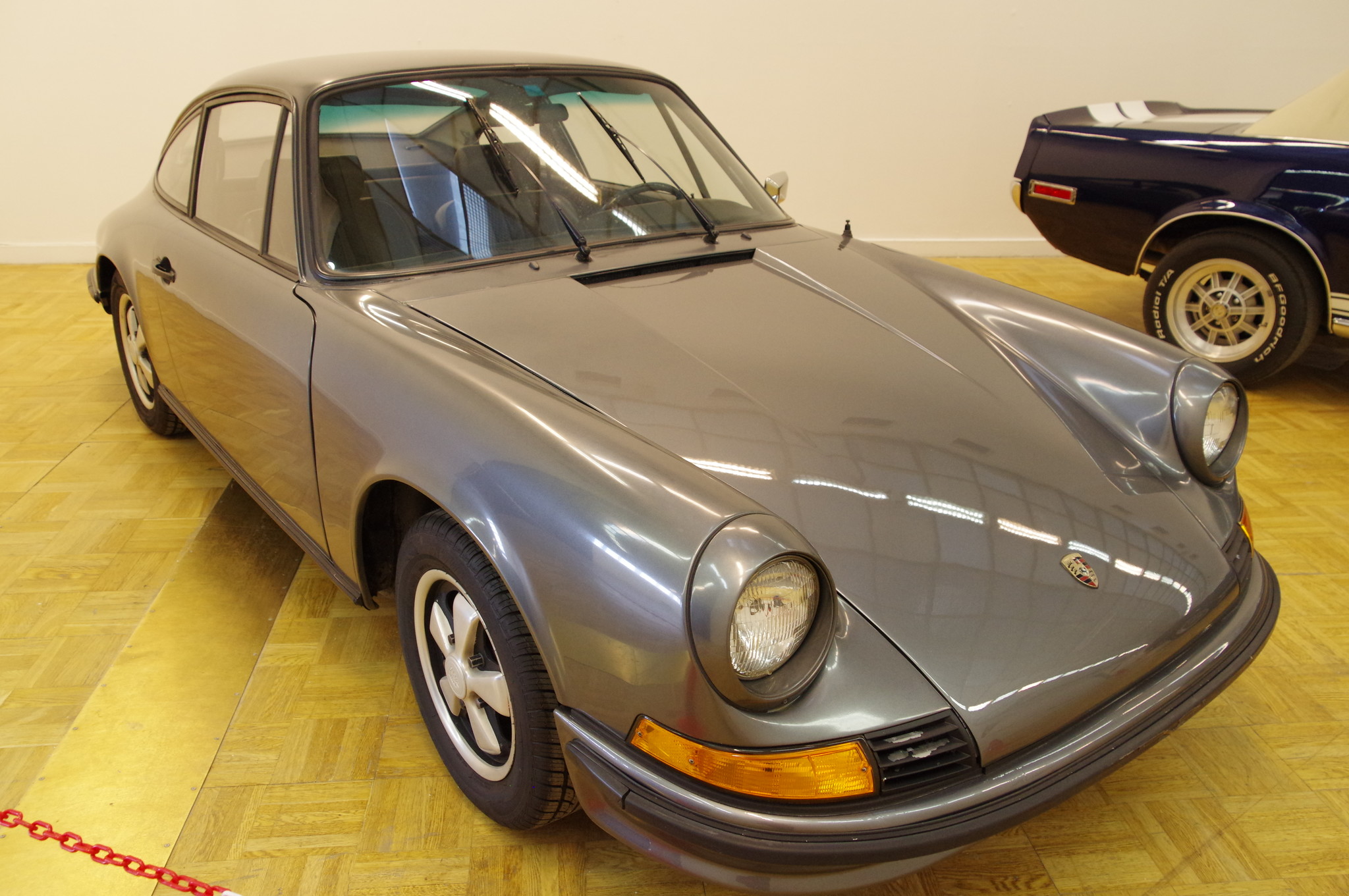Автомобиль Porsche 911T 1969 года