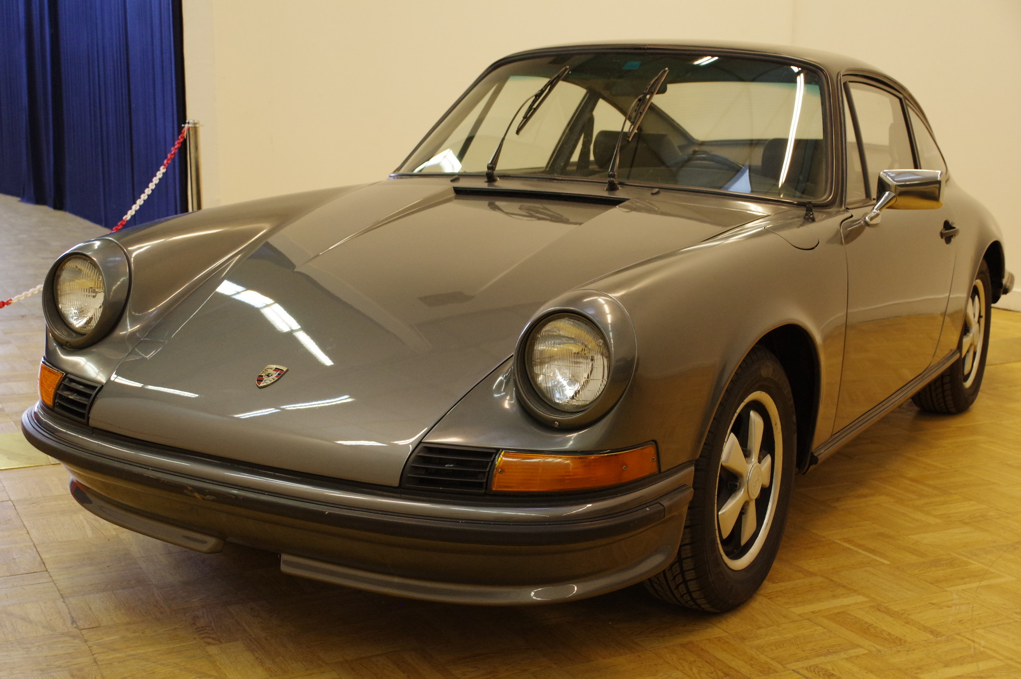 Автомобиль Porsche 911T 1969 года