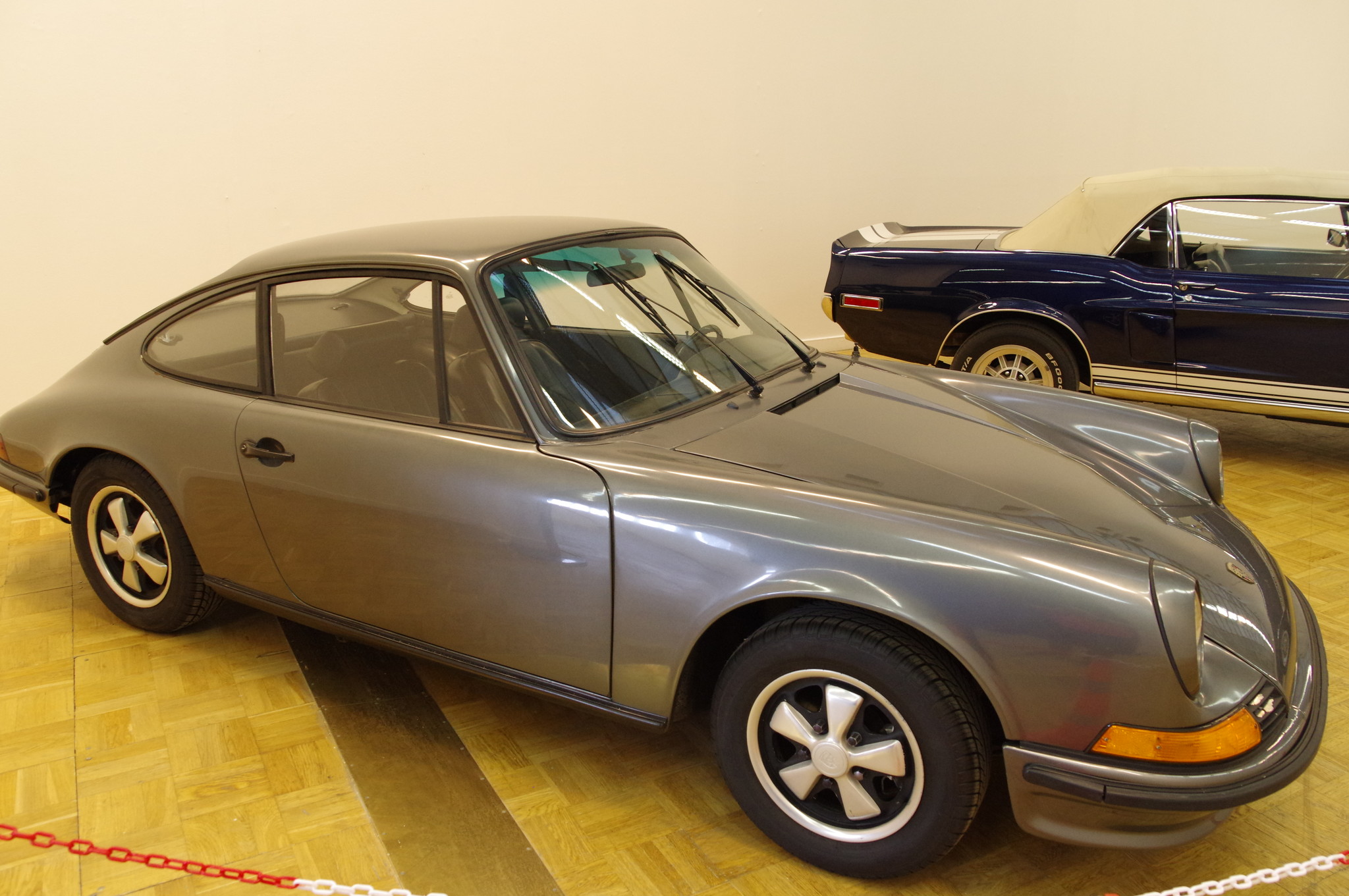 Автомобиль Porsche 911T 1969 года