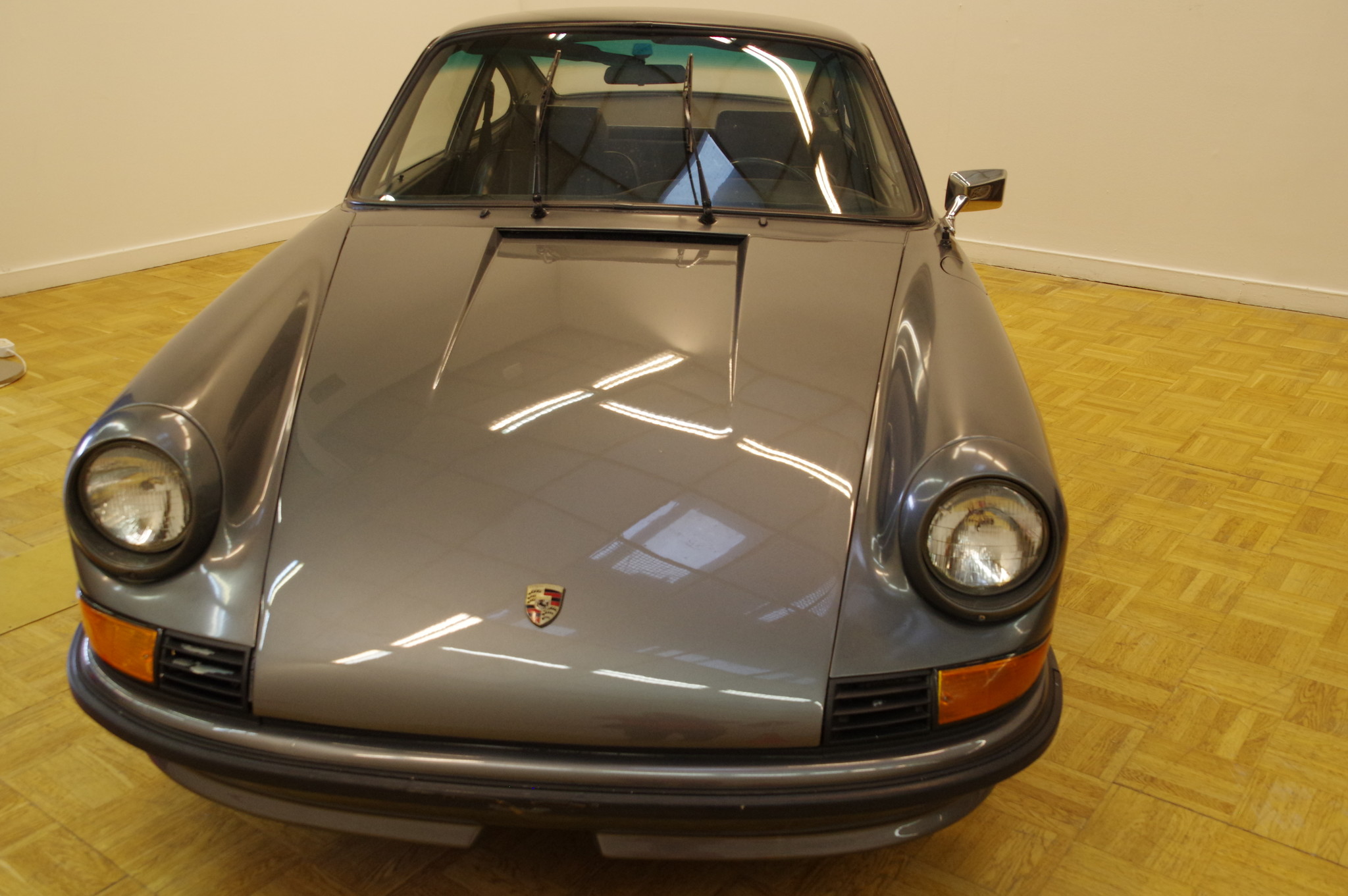 Автомобиль Porsche 911T 1969 года