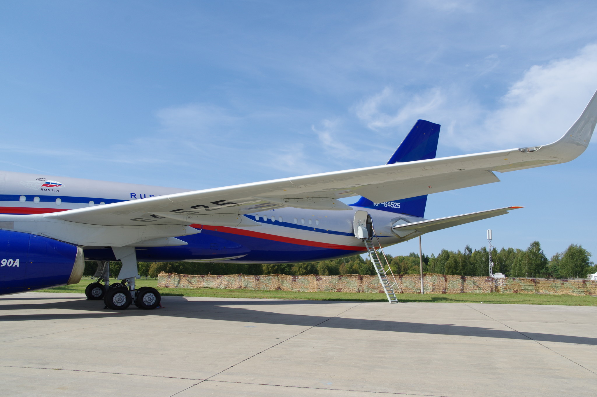 Самолёт специального назначения авиационного наблюдения Ту-214ОН