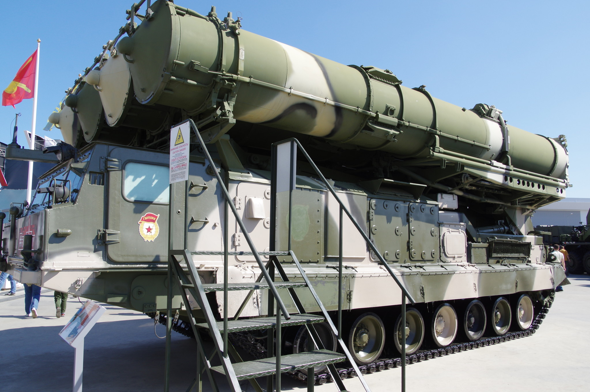 Самоходная пусковая установка 9 А83 из состава зенитно-ракетной системы С-300В