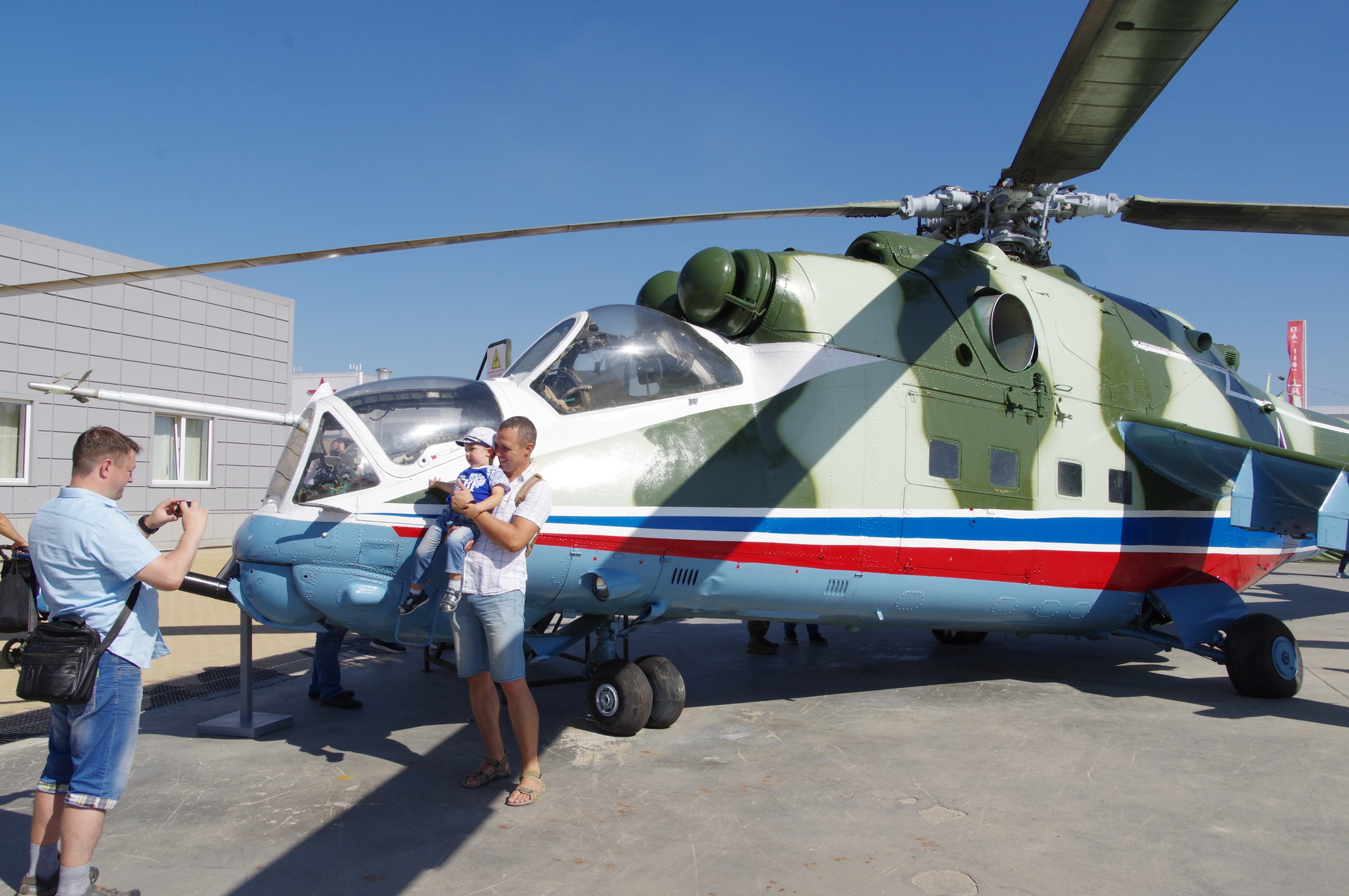 Вертолёт Ми-24 пилотажной группы «Беркуты»