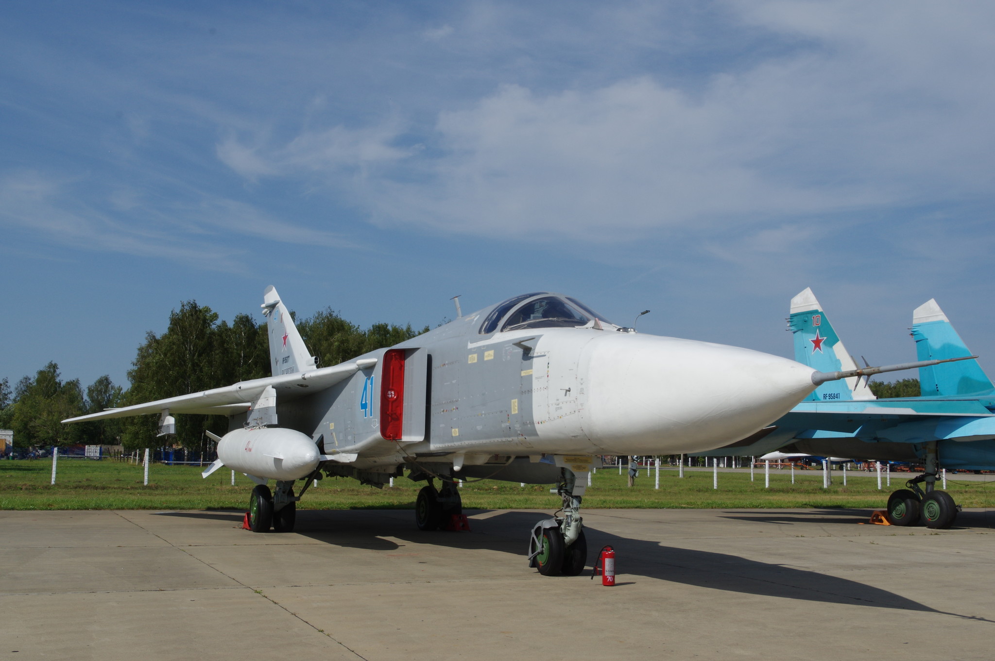 Фронтовой бомбардировщик Су-24М