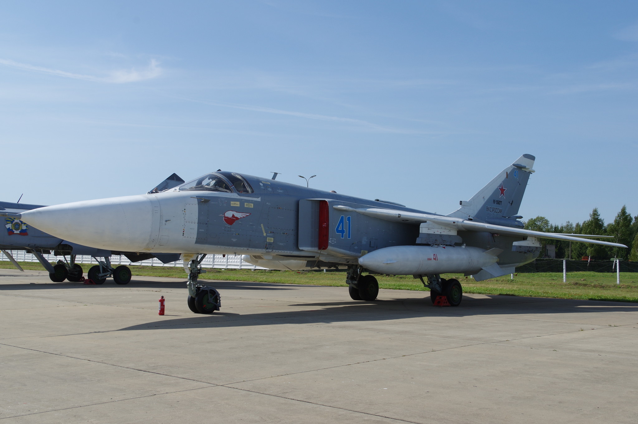 Фронтовой бомбардировщик Су-24М
