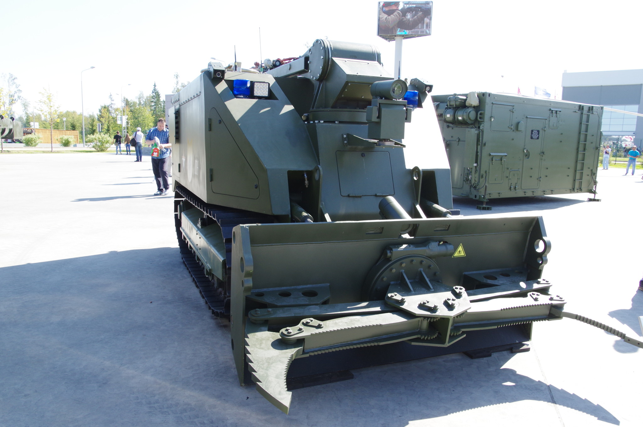 Многофункциональный робототехнический комплекс пожаротушения «Уран-14»