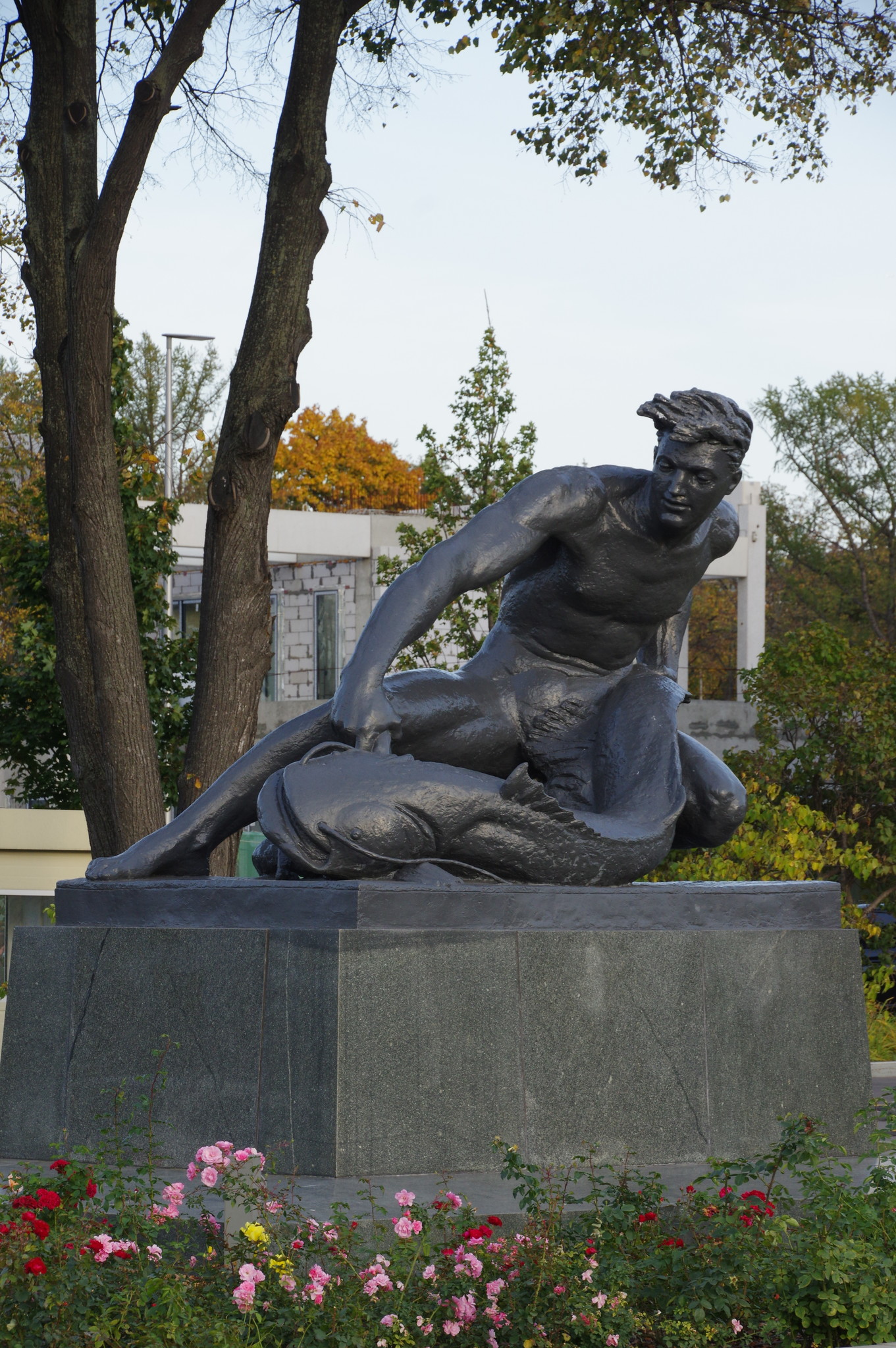 Скульптура «Вода» (другие названия - «Дары воды», «Море») в «Лужниках»