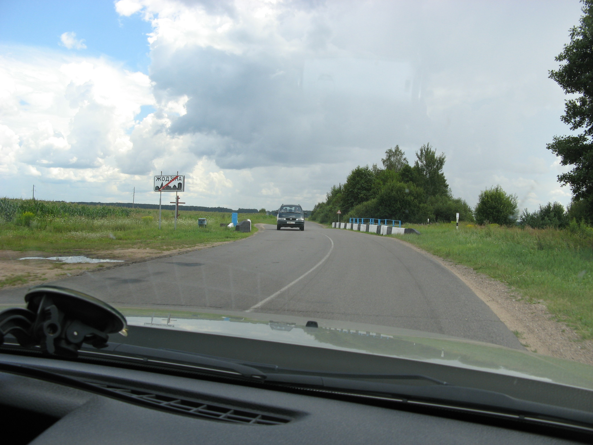 h-4563.jpg