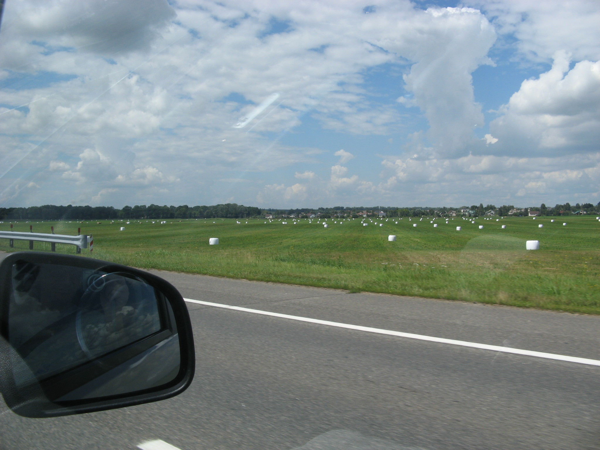 h-4575.jpg