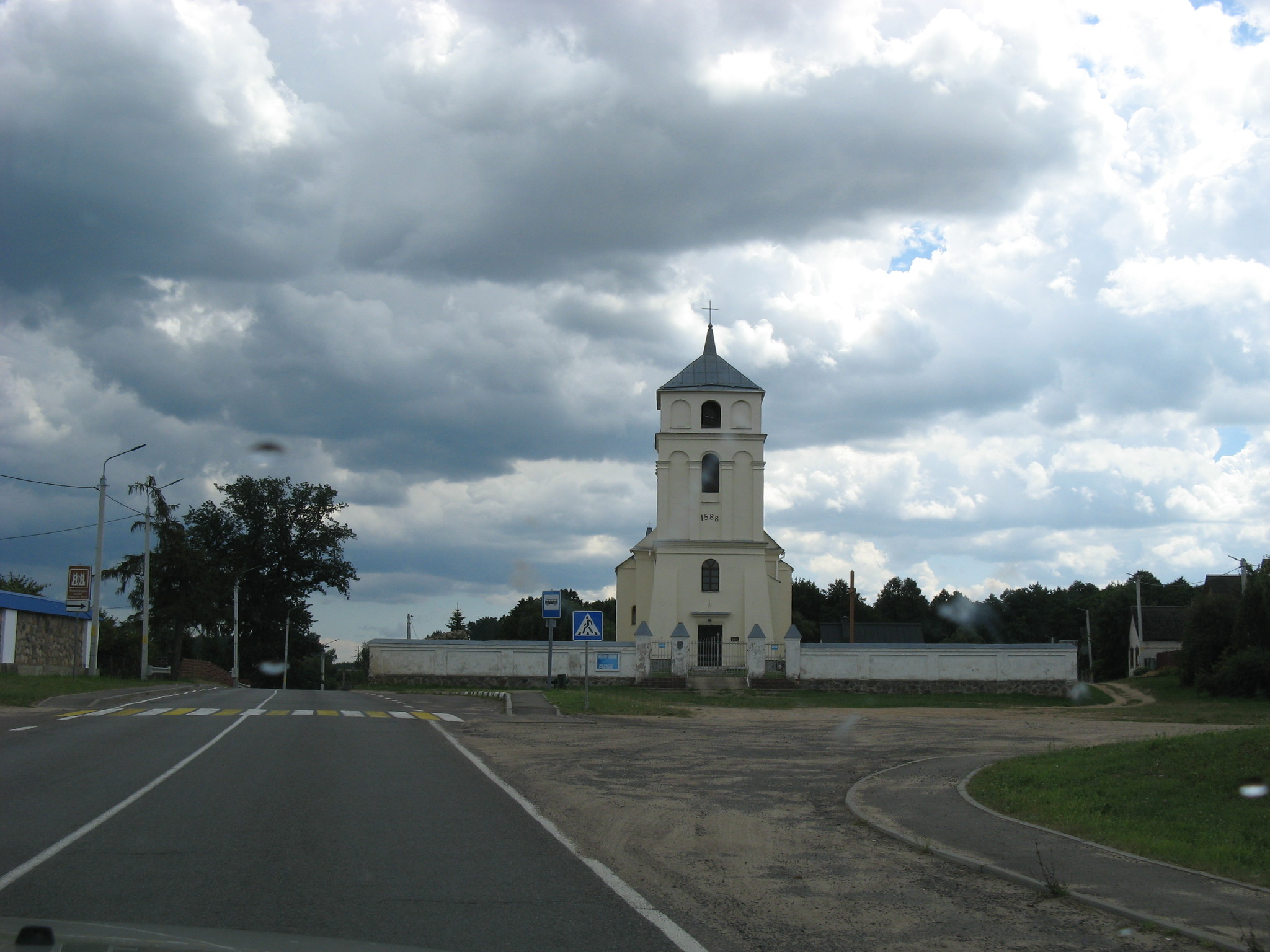 h-4592.jpg