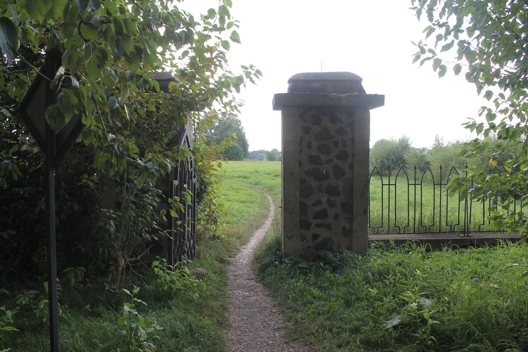h-5437.jpg