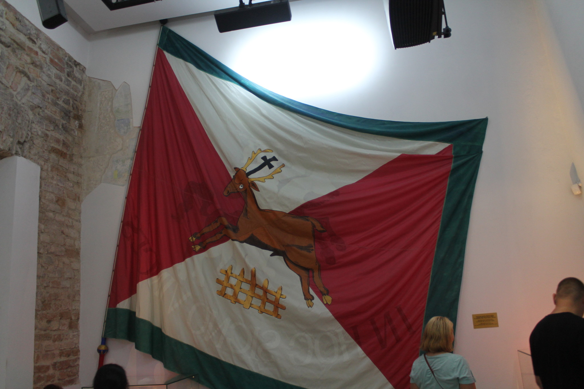 h-5527.jpg