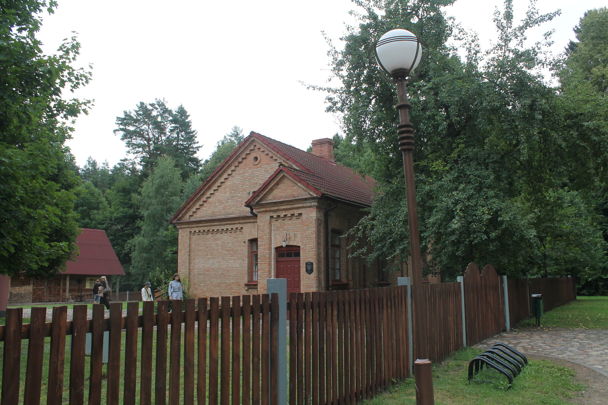 h-5583.jpg