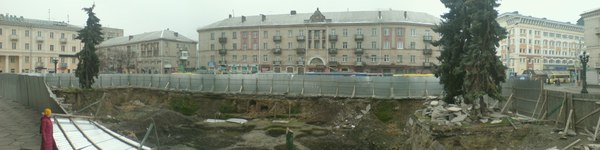 Раскопки на площади