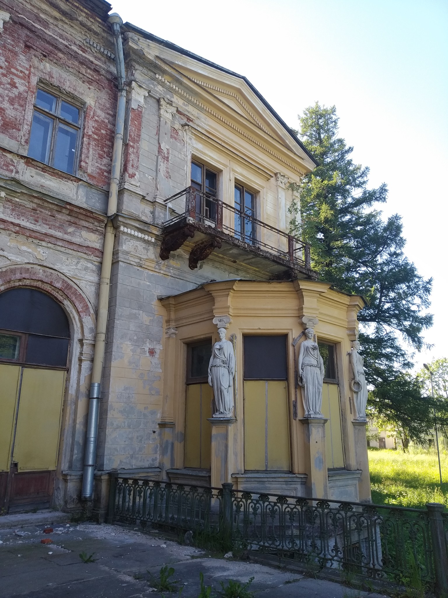 Церковь в Михайловке Петергоф