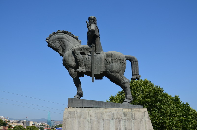 h-2611.jpg