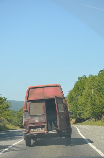 h-2745.jpg